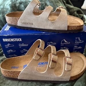 Birkenstock Women's Sandals - Taupe